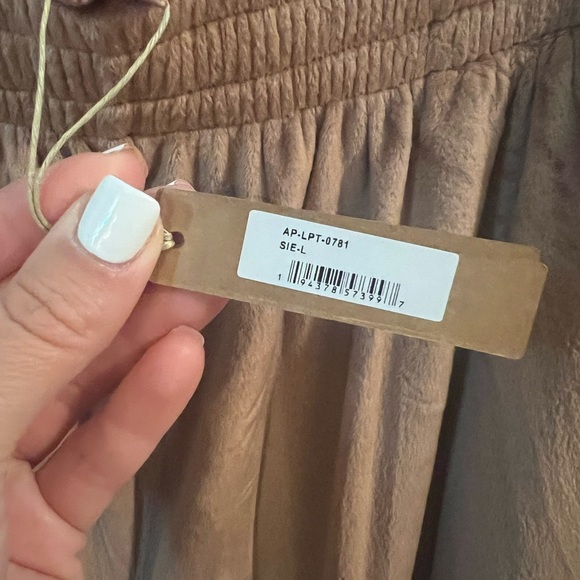 NWT SKIMS Kim Kardashian Velour Track Pant - Picture 3 of 3